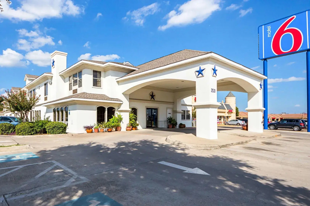 Motel 6 Dallas   Irving DFW Airport South