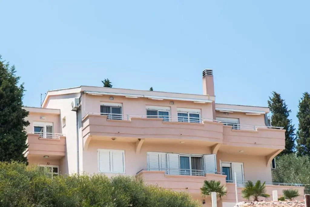 Apartments Villa Egzon