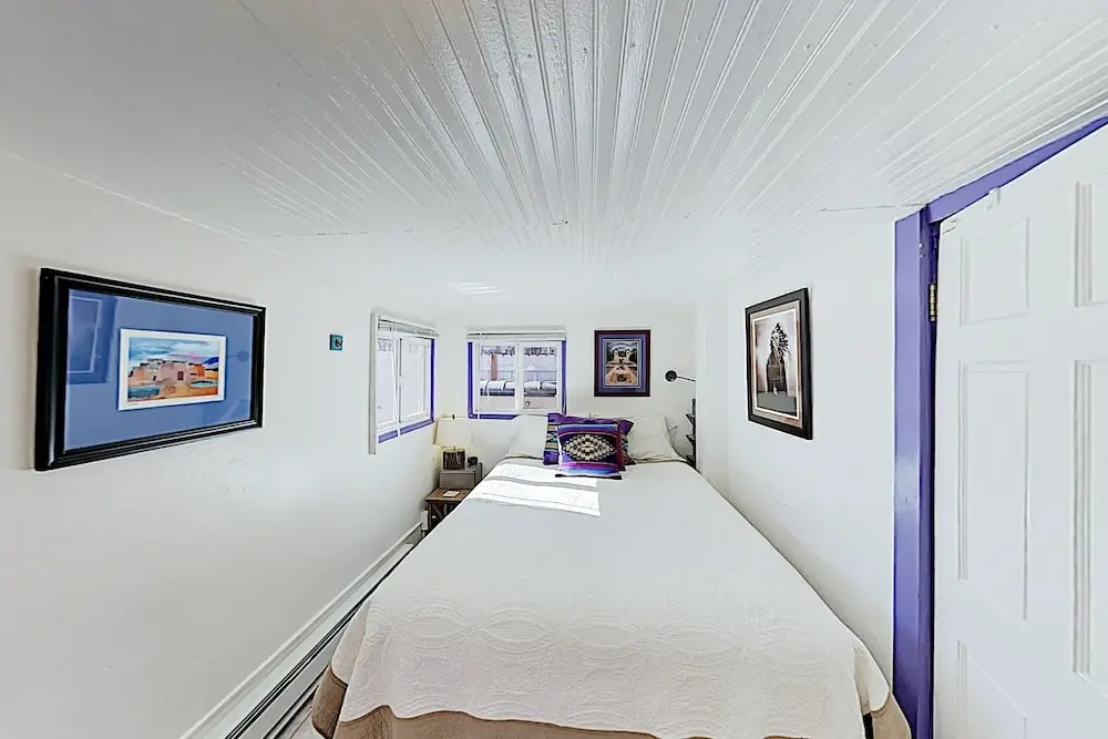 Charmed Casita W/ Private Backyard, Near Plaza 1 Bedroom Cottage