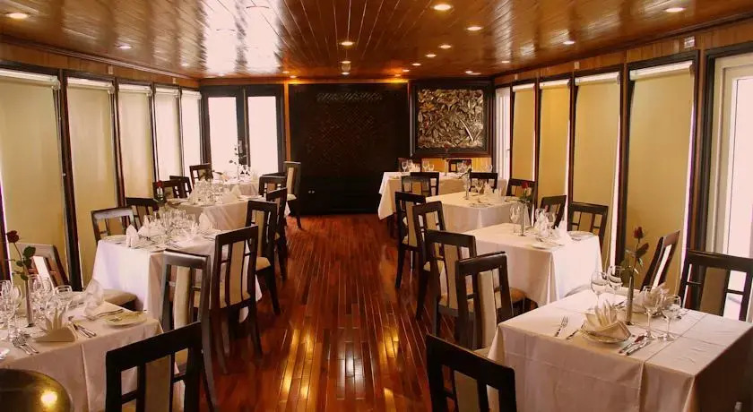 LAzalee Cruise Halong