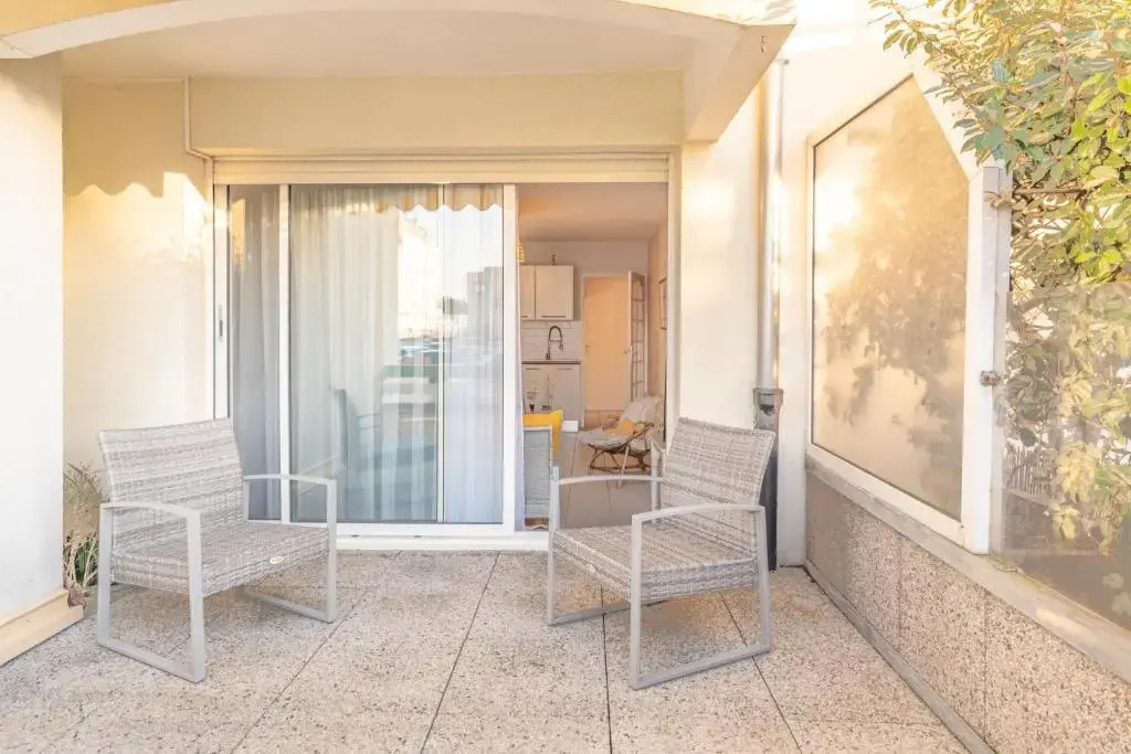 Agréable appartement et terrasse à 2 pas de la mer