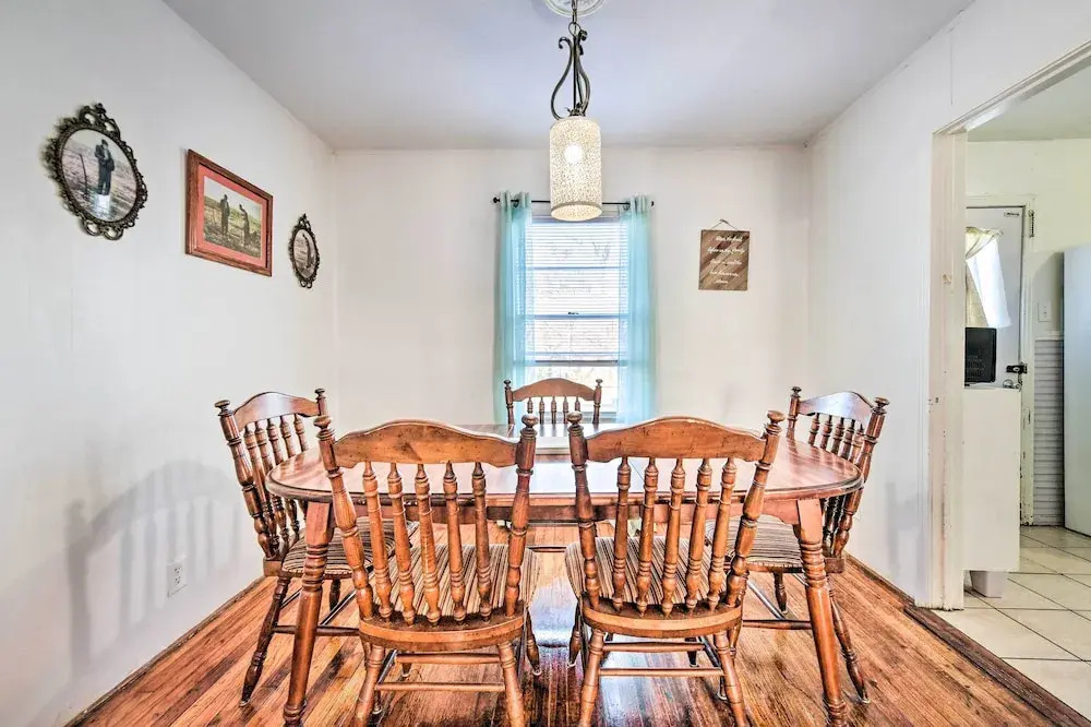 Outdoor Dining & Yard: Pet-friendly Temple Home