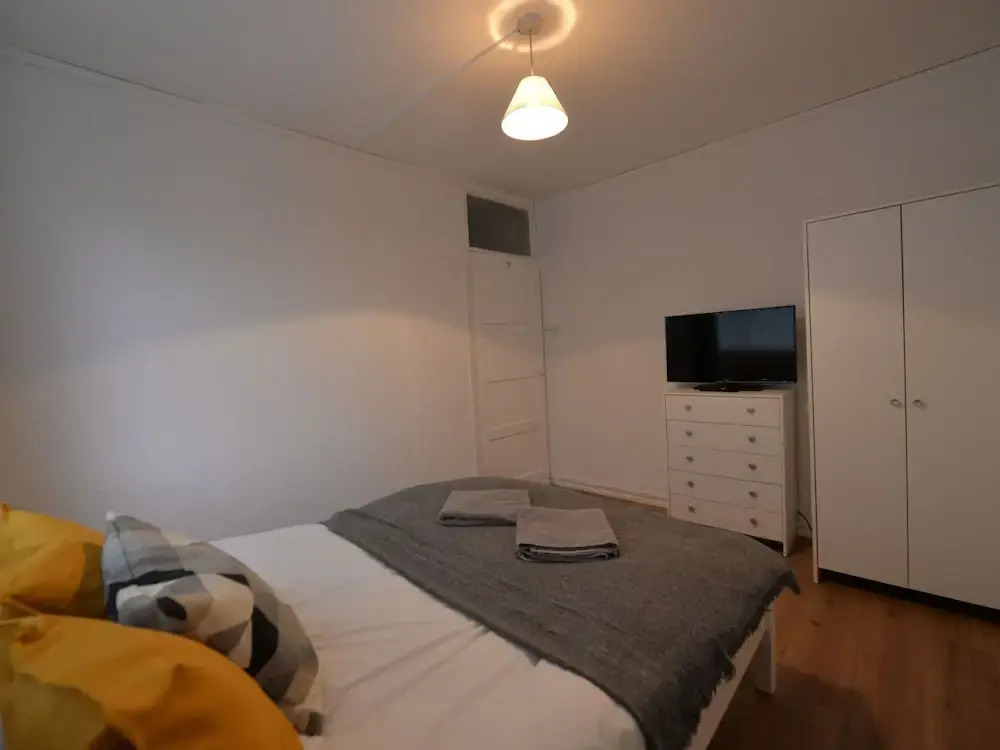 Pretty Family Apartment in Coventry Near Fargo Village