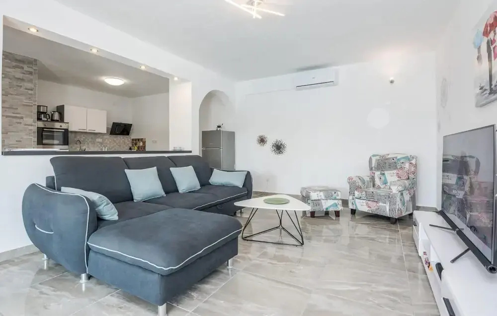 Stunning Home in Benkovac With Wifi, 3 Bedrooms and Outdoor Swimming Pool