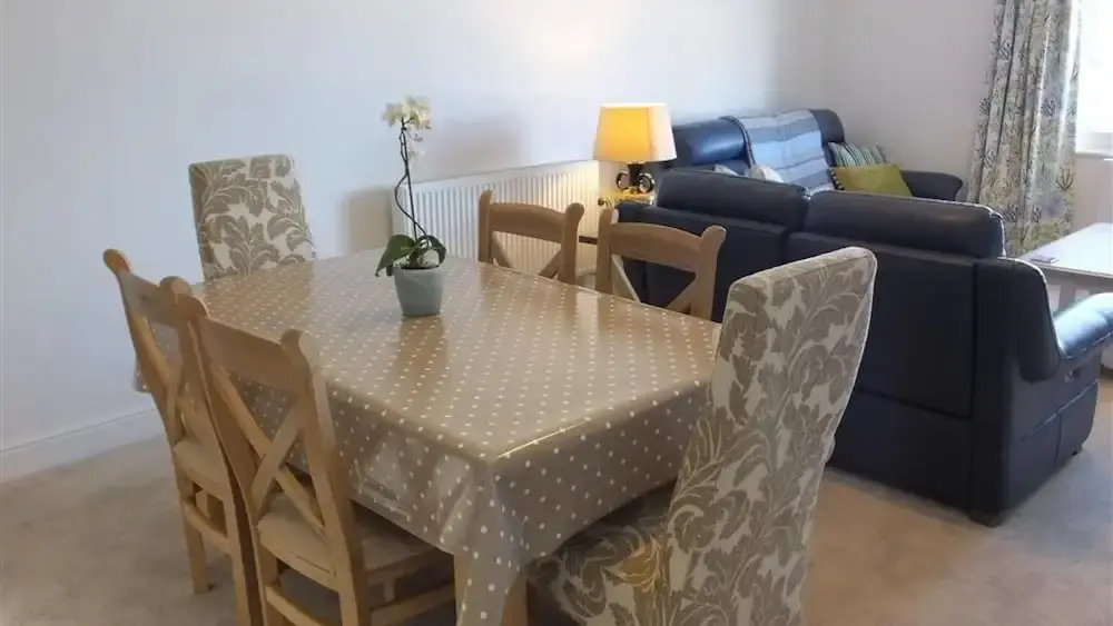 Newbridge House Apartment 2