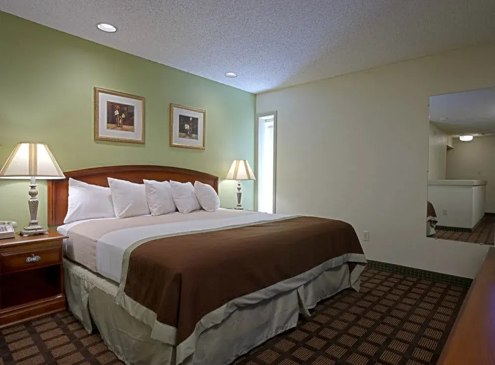 Orangewood Suites