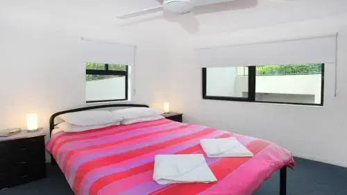 Unit 1 The Rocks 1746 David Low Coolum Beach Linen Included Wifi 500 Bond