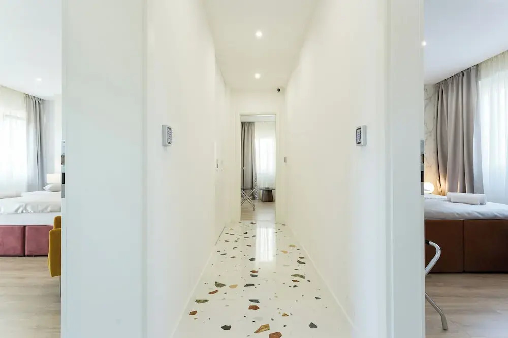 Shine of Life Luxury Rooms