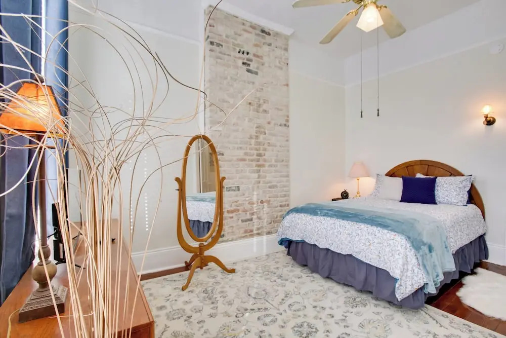 Historic Townhome - 2 Mi to French Quarter!