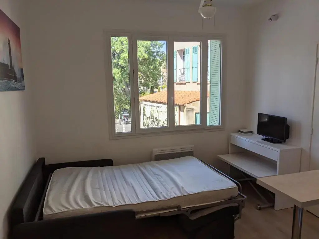 Appartement au cœur de cassis vue sur le parc