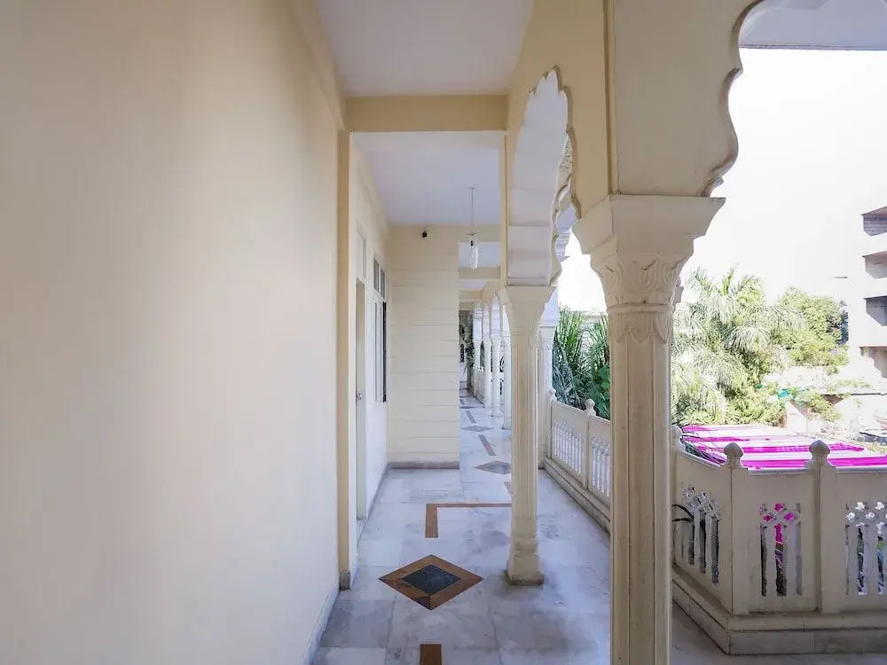 OYO 22047 Hotel JAL MAHAL