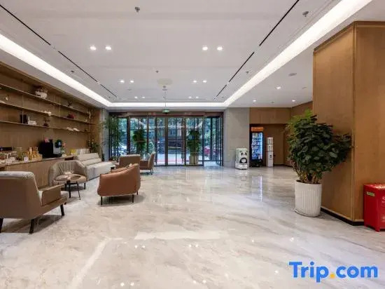 Super8 Hyatt  Hotel (Daxinghuangcun Railway Staion Subway Station Store)