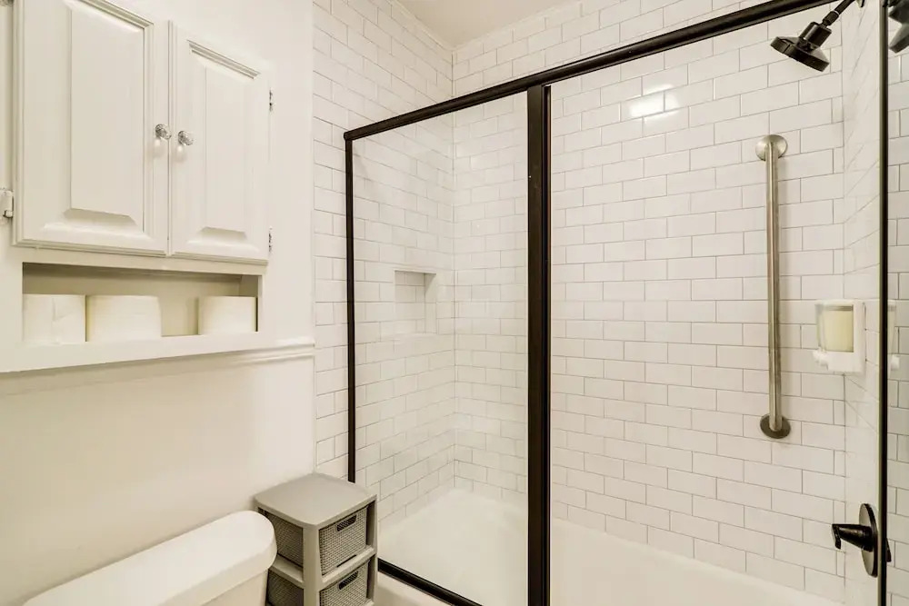 1 Mi to Dtwn! Restored 1930s Brenham Retreat