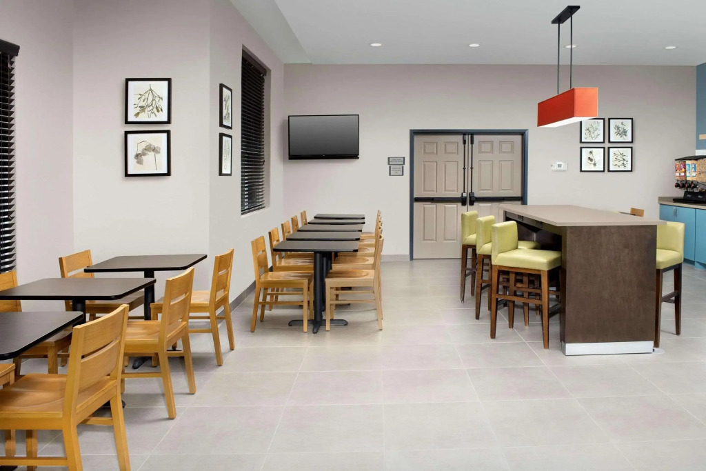 Country Inn & Suites by Radisson, Humble IAH East