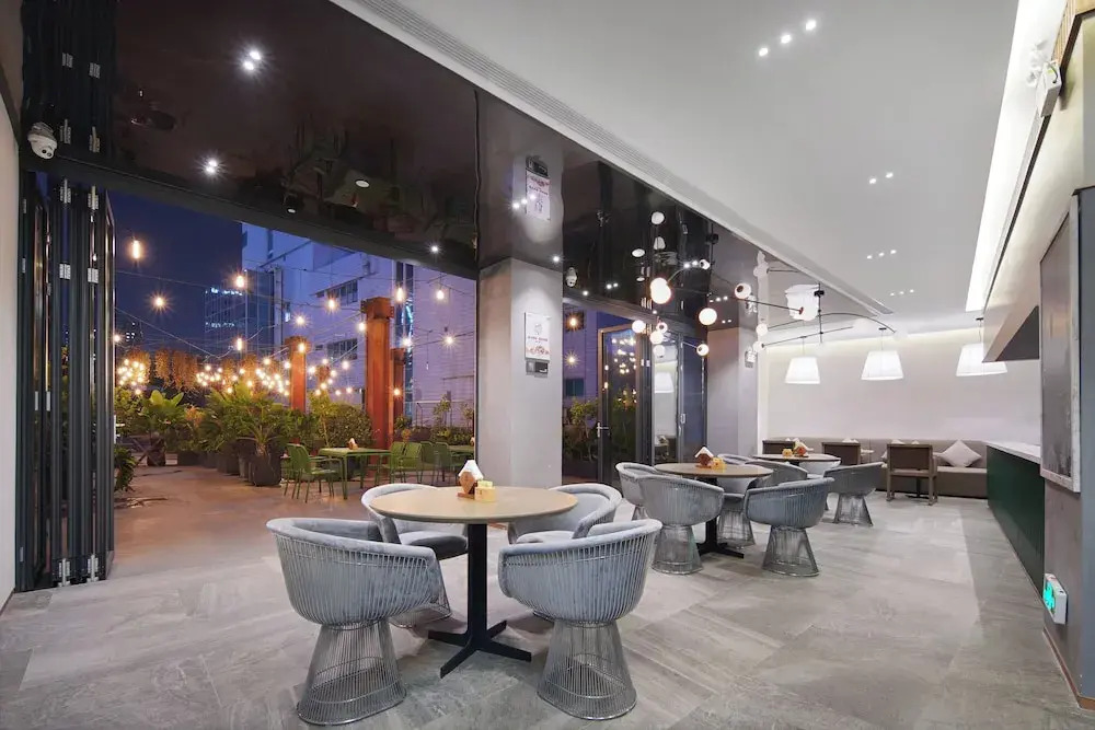 Guangzhou Tianhe Taikoo Hui Rezenxuan Hotel