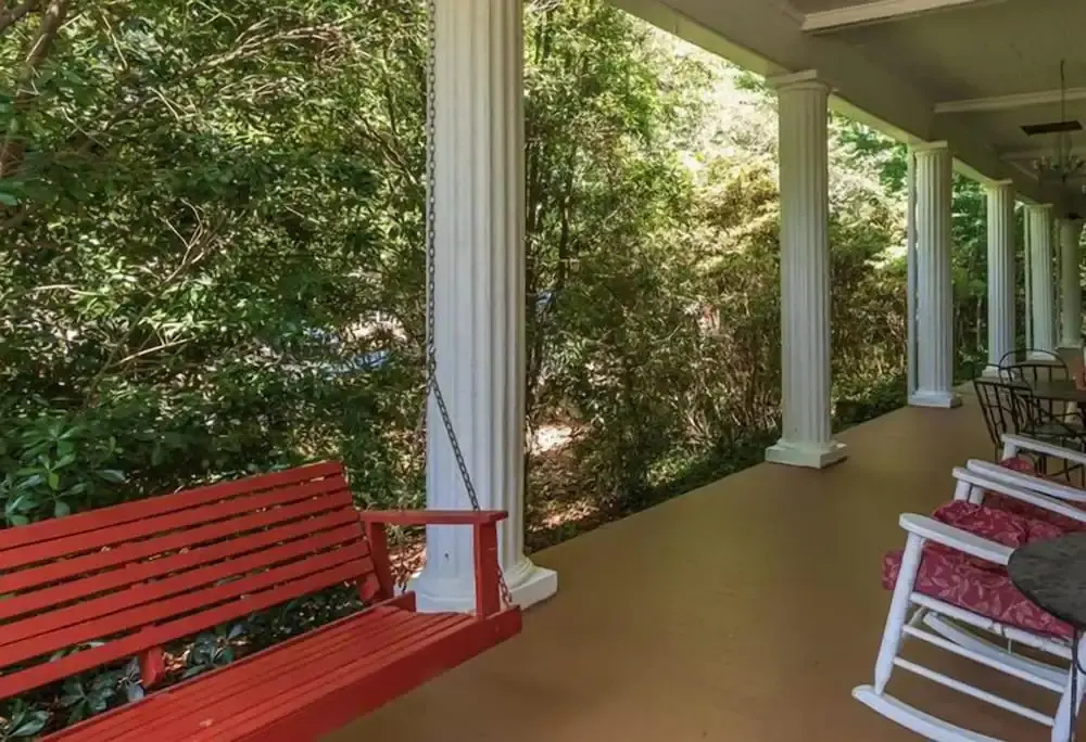 Veranda Historic Inn