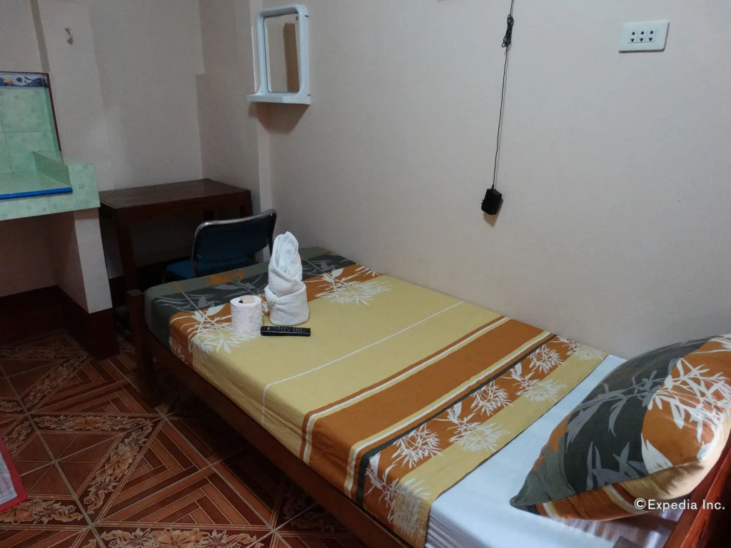 Eden Travellers Lodge
