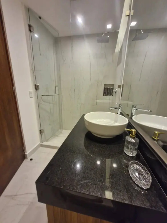 Super Cute Flat on 5th Ave in PdC Steps From Beach