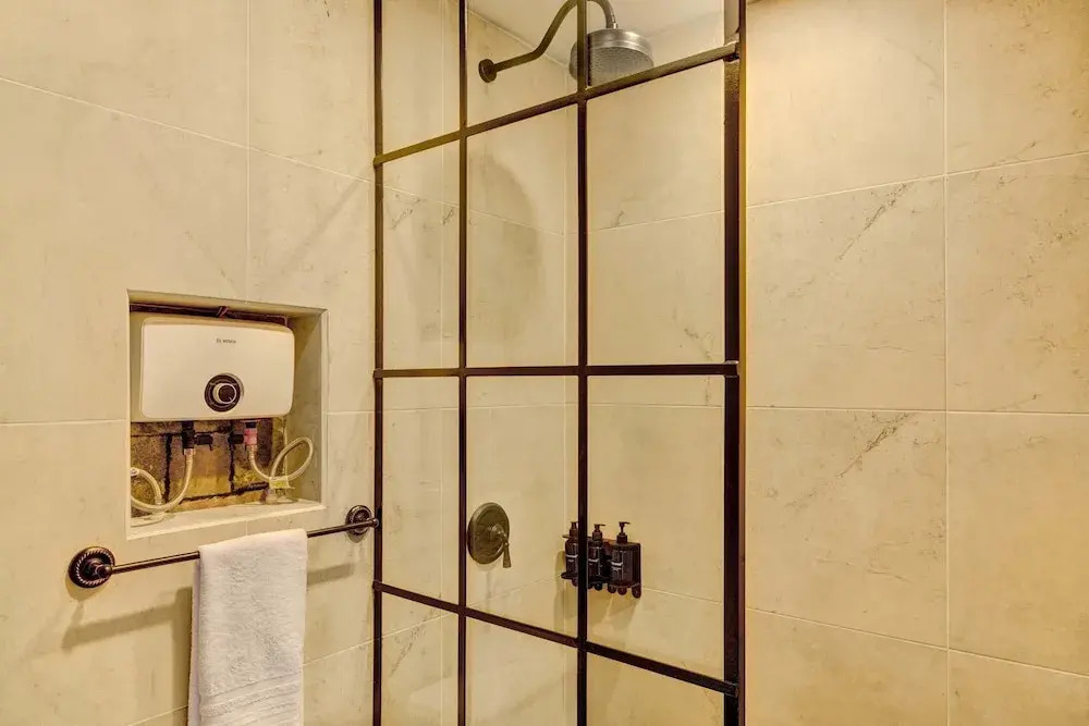 Chic 4BR Getaway in Vibrant La Candelaria