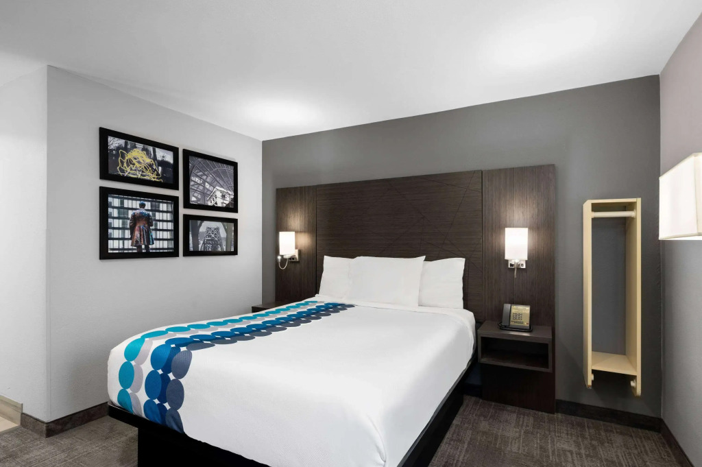 La Quinta Inn by Wyndham Indianapolis Airport Executive Dr
