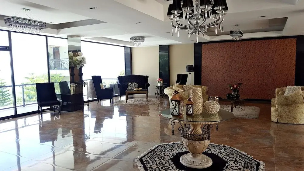 Splash Suites Hotel Tagaytay