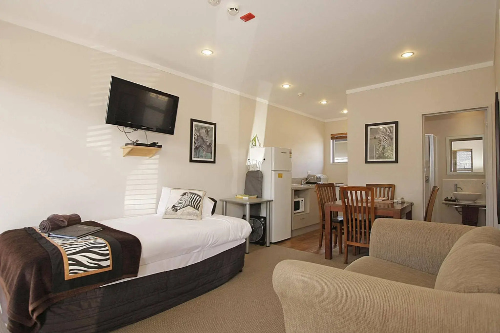 Big Five Motel