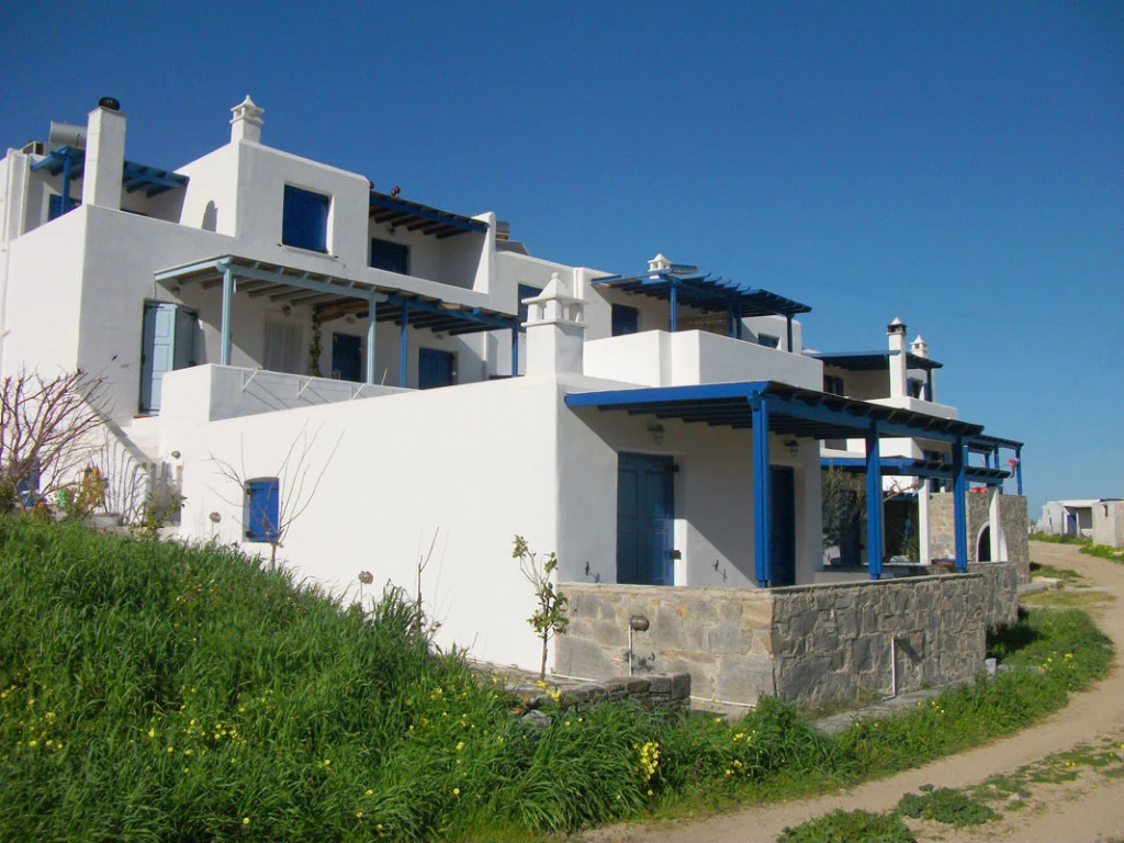 Maroussas Apartments