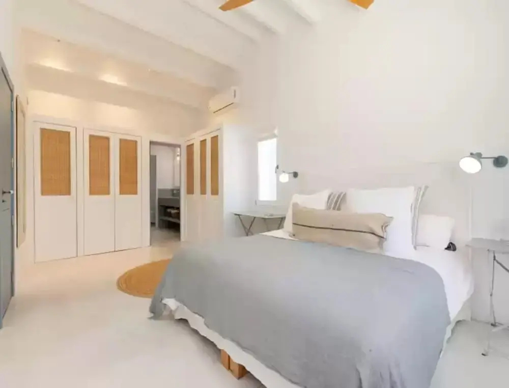 Villa in Menorca With Private Pool & Beach Access