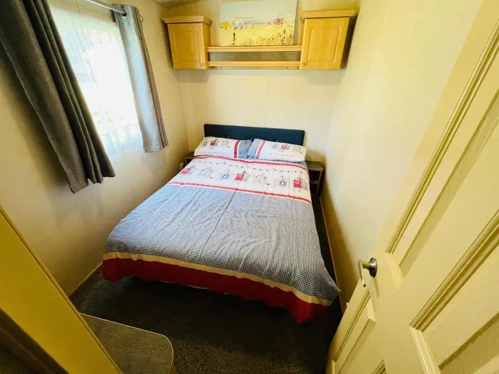 3 Bedroom Caravan KG37, Dog Friendly, Shanklin, Isle of Wight