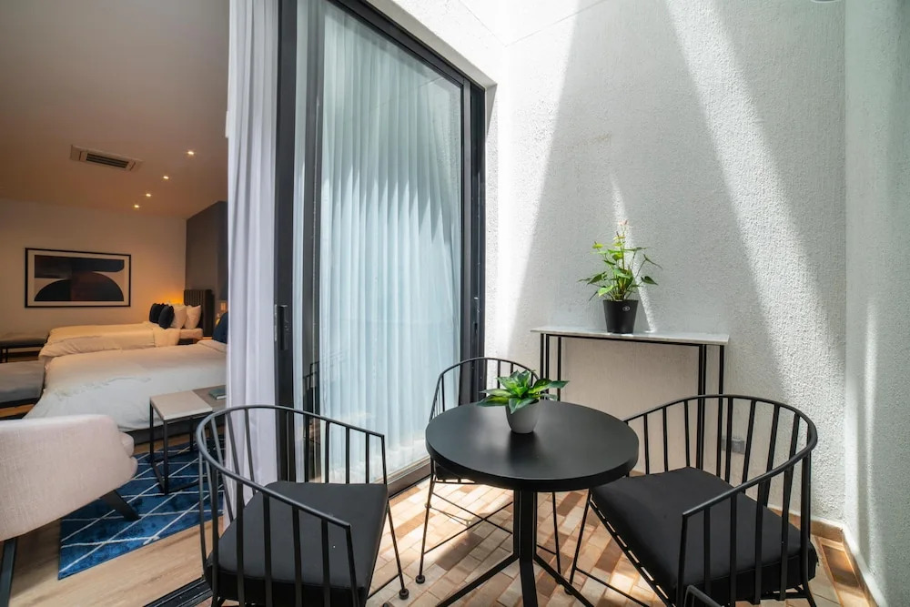 Cali River Suites by Yellowkey Capital