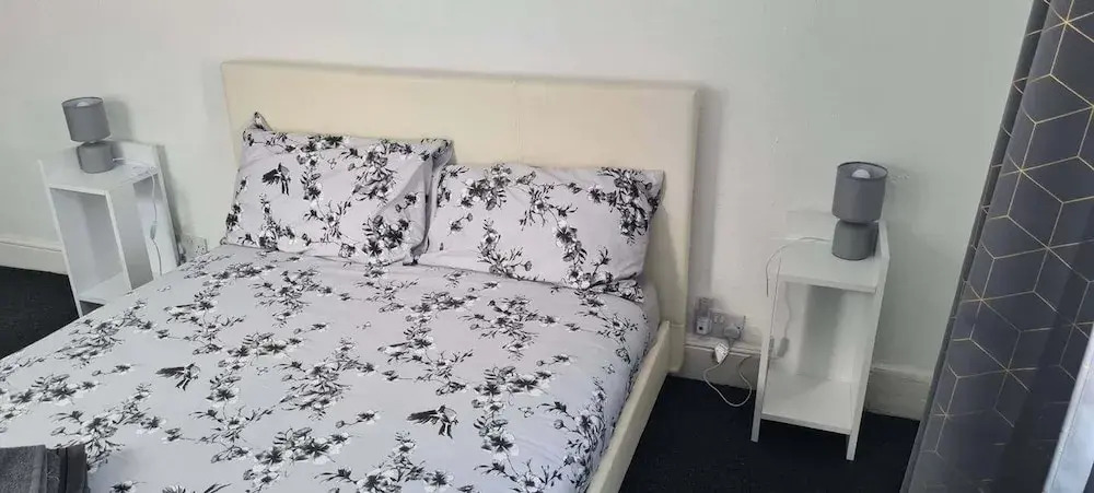 Cosy 2-bed Apartment - Sleeps 4 & Central