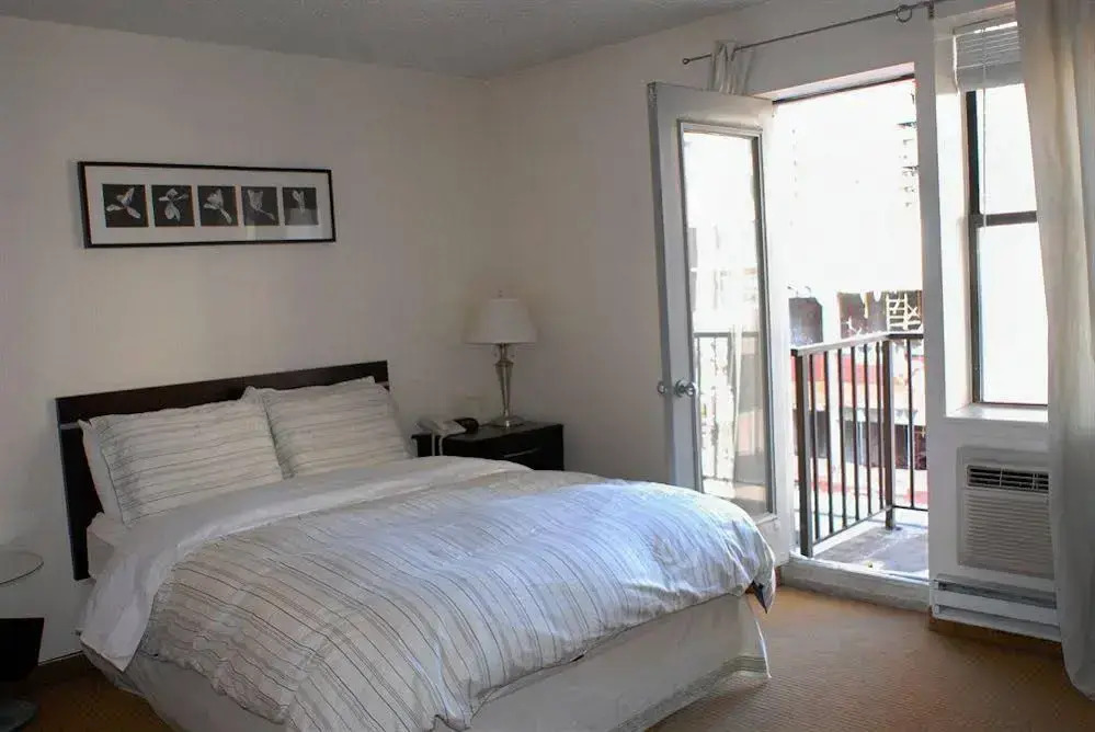 Metro Apartments