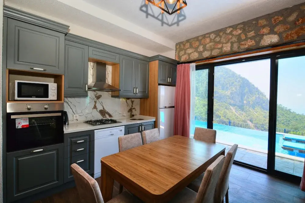 2 Bedroom Private Villa With Infinity Pool and Sea View