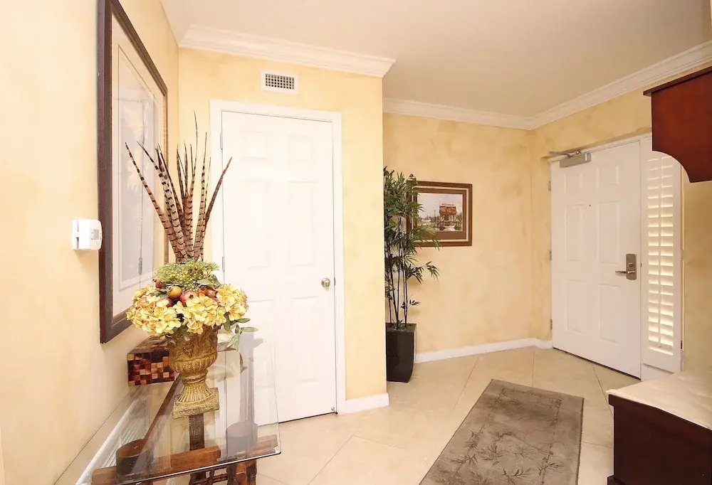 Heron 603 - 3 Br condo by RedAwning