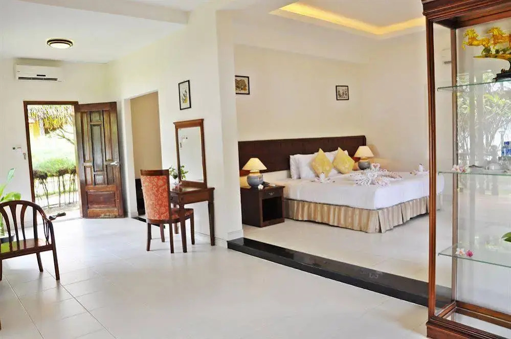 Sandhills Beach Resort & Spa