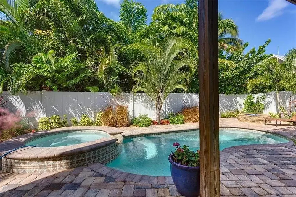 Sea la Vie 3 Br home with Pool Hot Tub by RedAwning