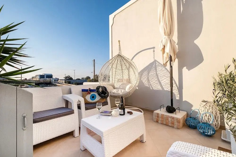 Paradise, Traditional Cycladic House
