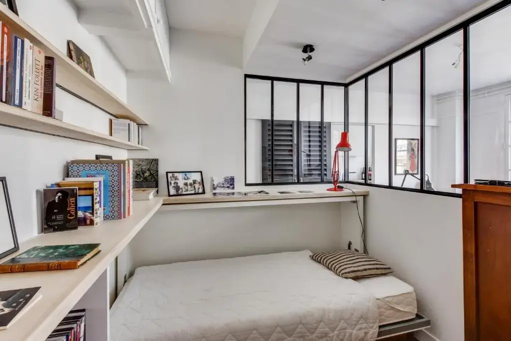 Design apartment with terrace by Weekome