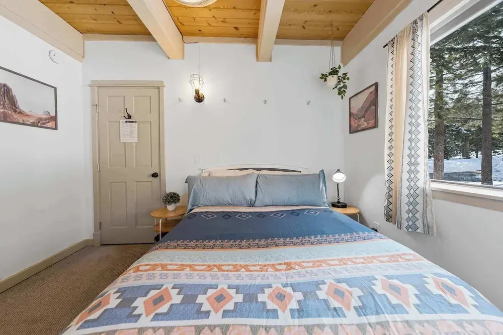 Tahoe City Retreat For 8!