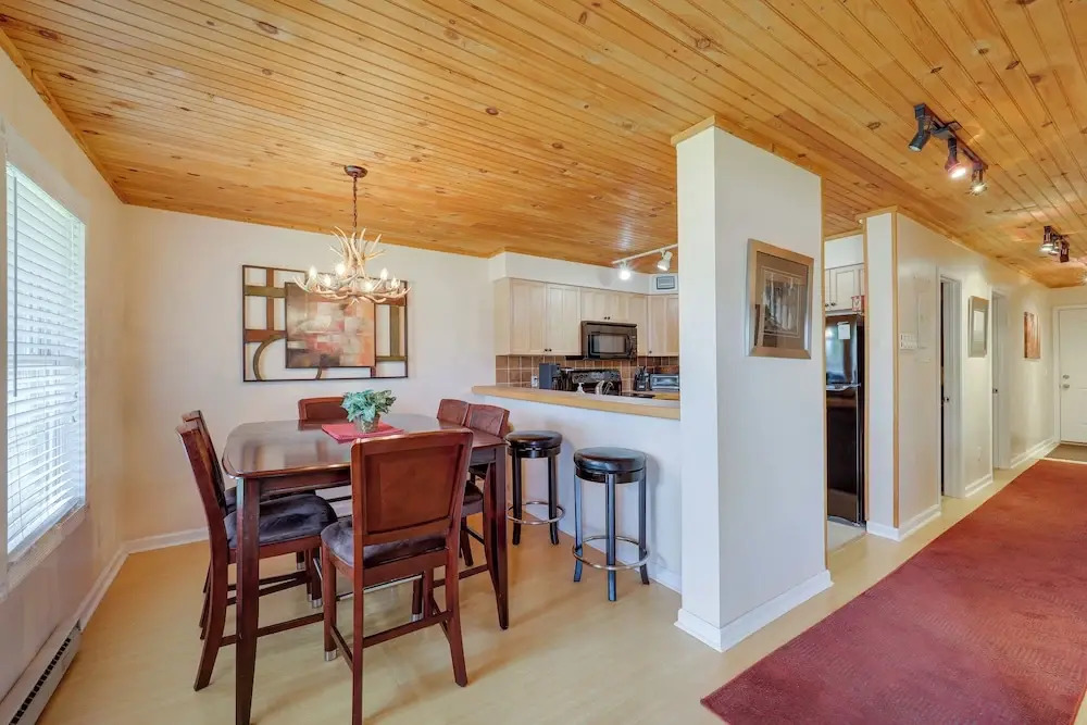 All-season Retreat w/ Deck in Beech Mountain!