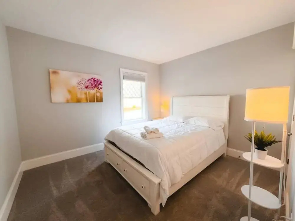 Waterfront Hyannis Home Near Ferry