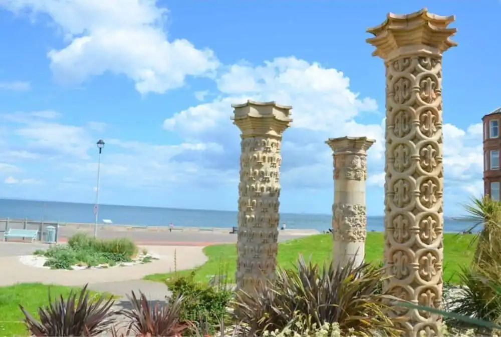 Traditional 2 Bedroom Flat With Views of Portobello Beach