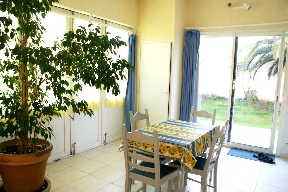 House With one Bedroom in Agde, With Pool Access, Enclosed Garden and