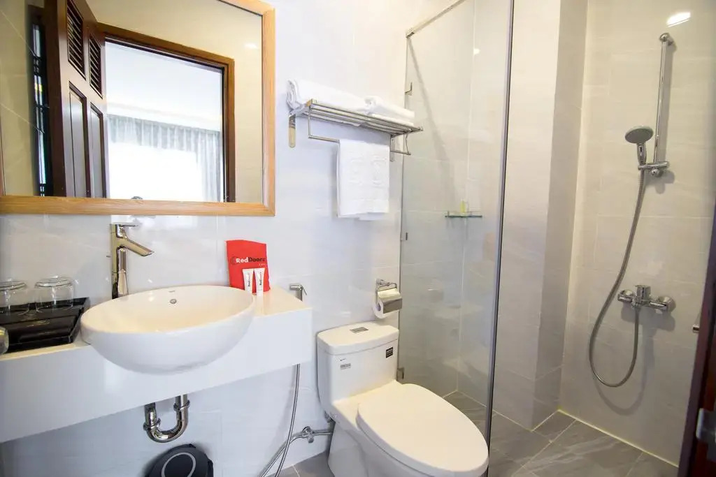 Silk Hotel near Tan Son Nhat Airport