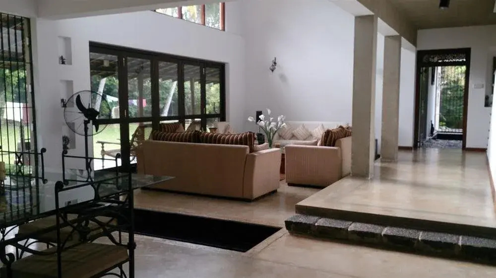 Villa W