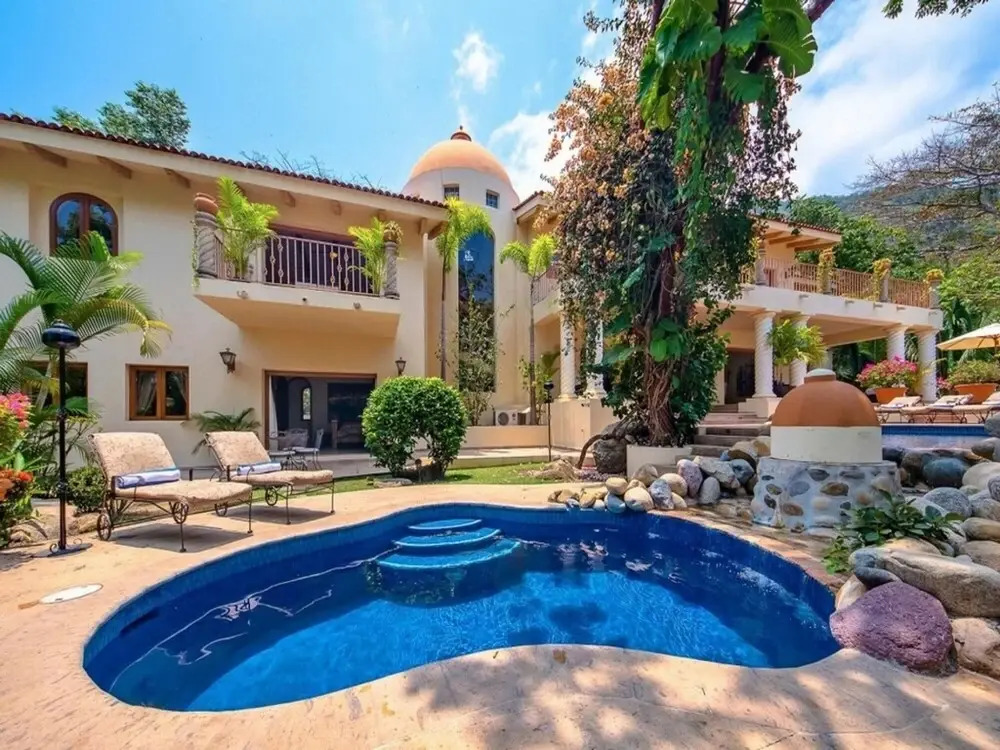 Sunny Vacation Villa 75