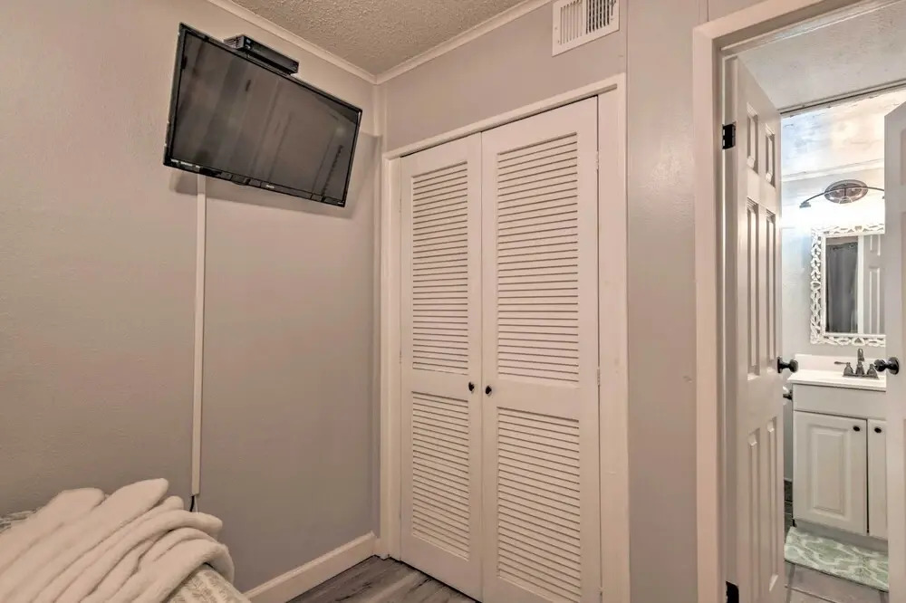 Beachfront Corpus Christi Condo w/ Arcade Room!