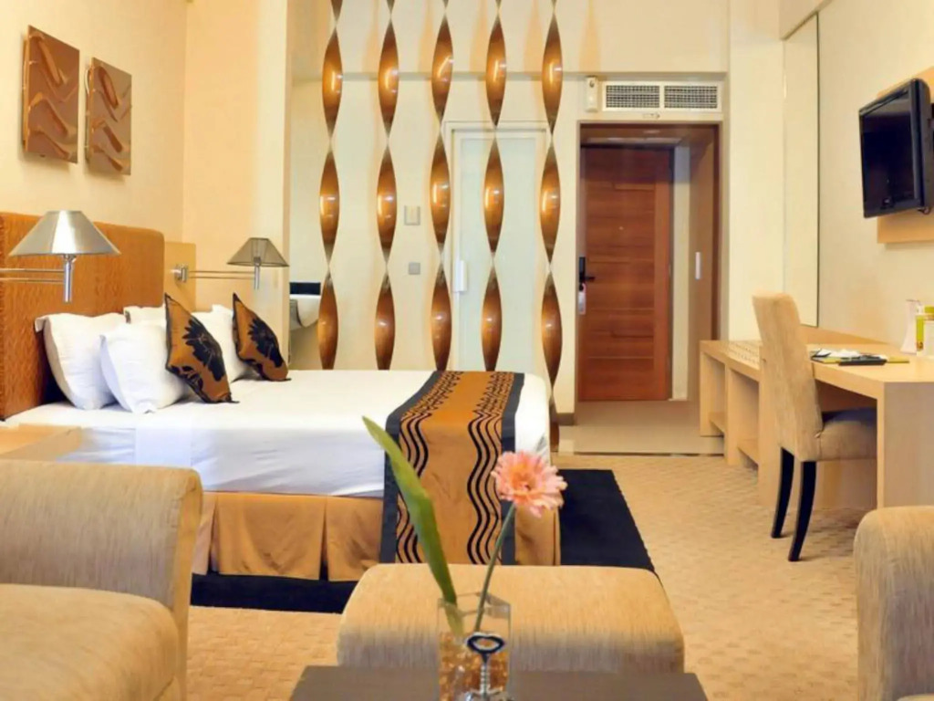 Lux Tychi Hotel