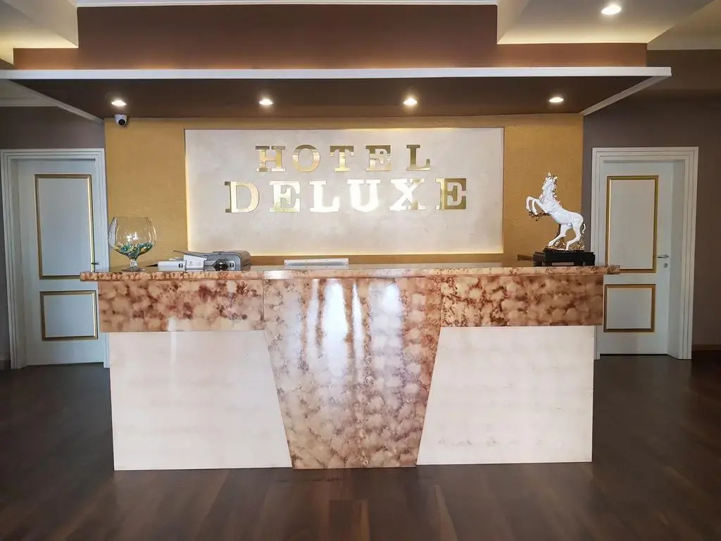 Hotel Deluxe