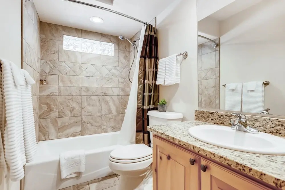 New Listing! 2-unit Getaway W/ Heated Garages 6 Bedroom Duplex